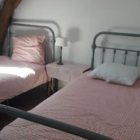 Hébergement de vacances Spacieuse Maison Près Du Mans Avec Jardin, Idéale Pour Séjours Pro, 4 Chambres, Wi-fi, Parking - Fr-1-410-330