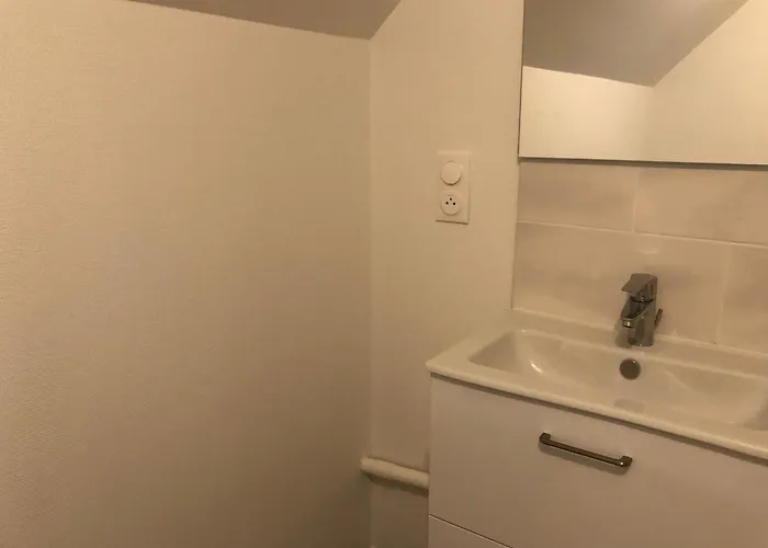 Spacieuse Maison Pres Du Mans Avec Jardin, Ideale Pour Sejours Pro, 4 Chambres, Wi-fi, Parking - Fr-1-410-330 Nyaraló Écommoy